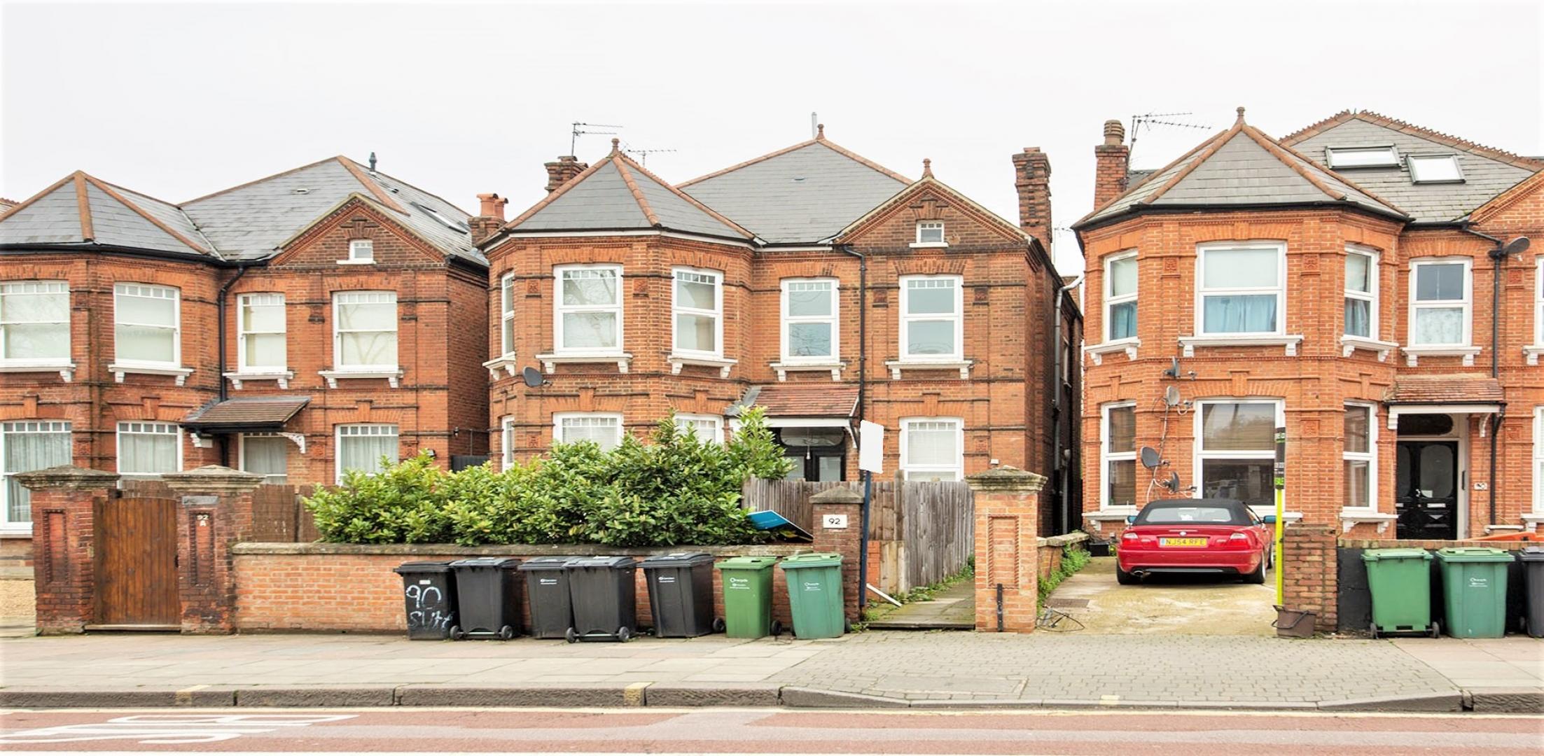 			GARDEN , 2 Bedroom, 1 bath, 1 reception Flat			 Shoot Up Hill, KILBURN